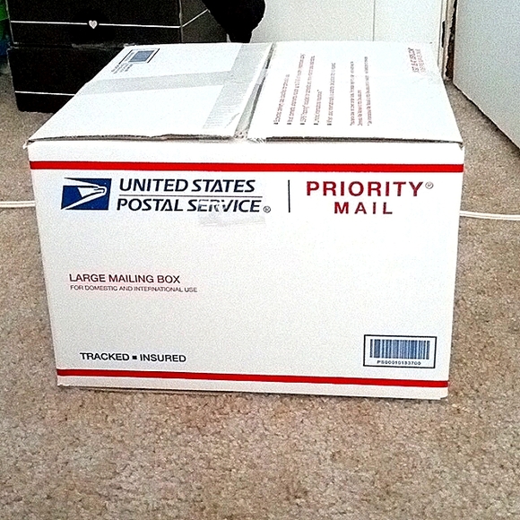 Resellers Mystery Box - Picture 1 of 2